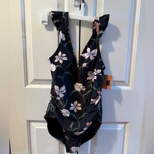 Shade & Shore Black Floral Ruffle One Piece Tummy Control Swimsuit Size Small